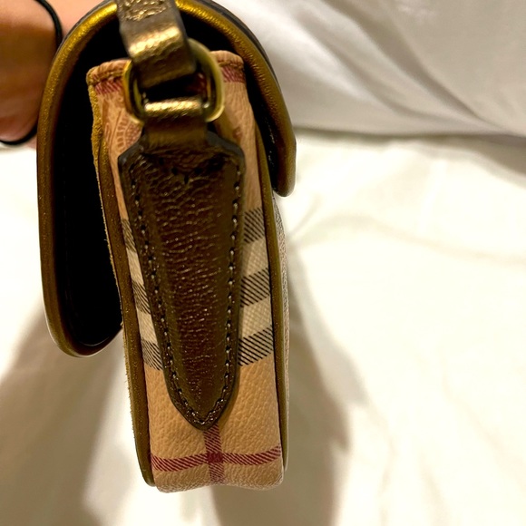 Burberry metallic Berkeley crossbody bag - Picture 8 of 9